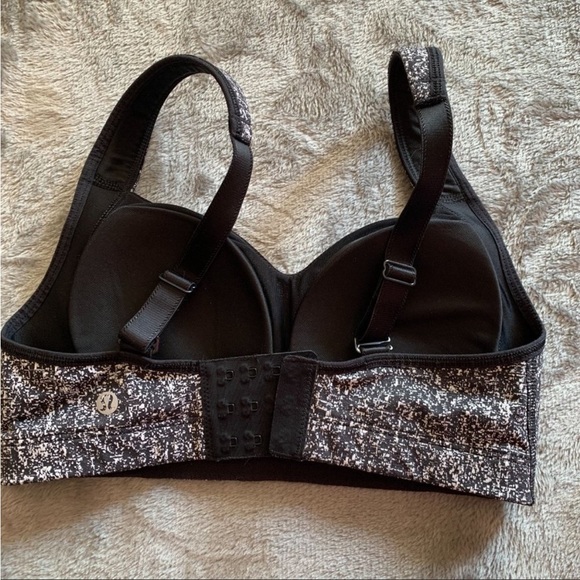 Lululemon Ta Ta Tamer Sports Bra  Women's Size 34C - Picture 8 of 10